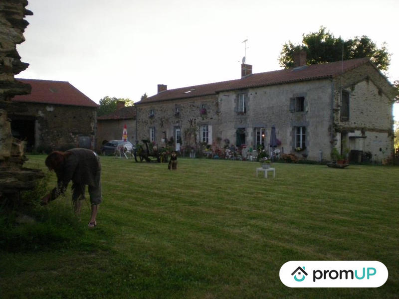 Maison - 260 m² - 10 pièces