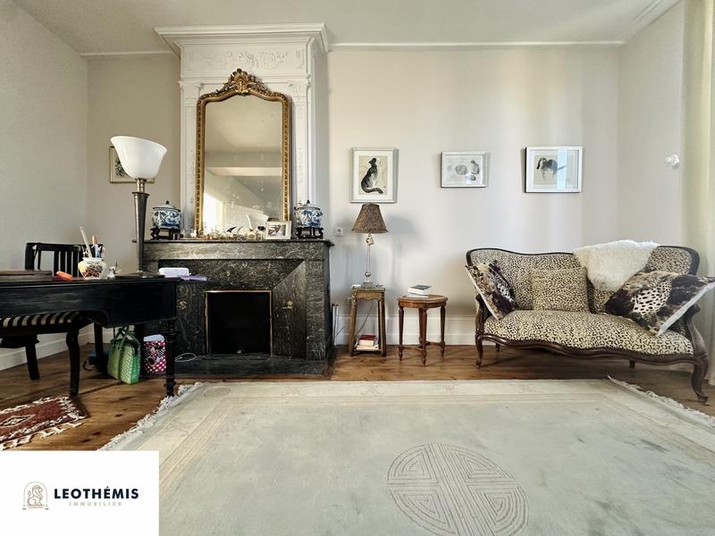 Maison - 362 m² - 14 pièces