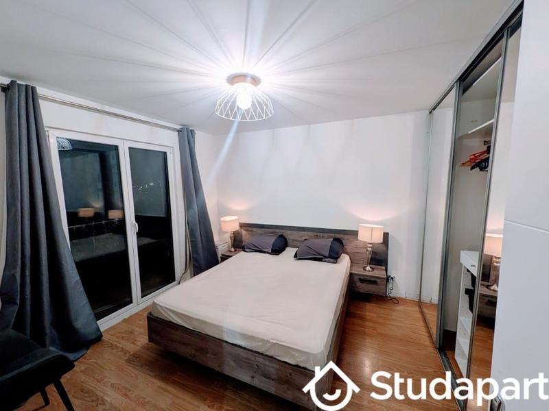 Chambre - 11 m² - 1 pièce