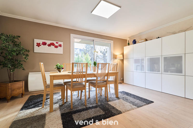 Maison - 121 m² - 6 pièces