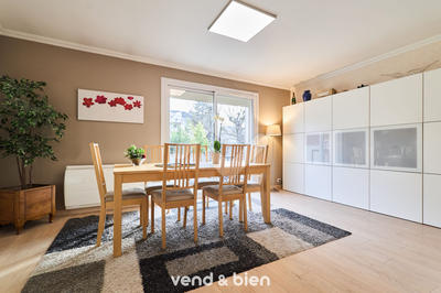 Maison - 121 m² - 6 pièces
