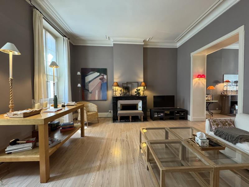 Maison - 225 m² - 7 pièces