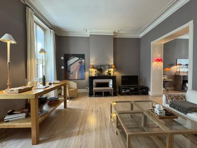 Maison - 225 m² - 7 pièces