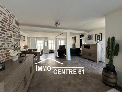 Maison - 228 m² - 8 pièces