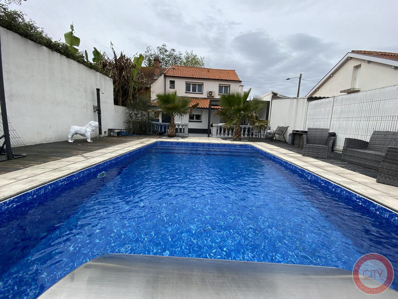 Maison - 160 m² - 5 pièces