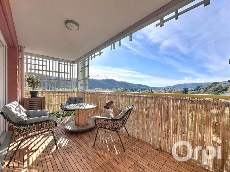 Appartement - 80 m² - 4 pièces