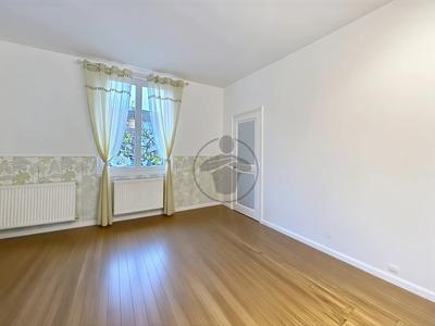 Maison - 92 m² - 5 pièces