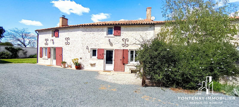 Maison - 202 m² - 8 pièces