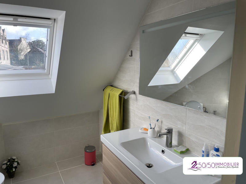 Maison - 90 m² - 5 pièces