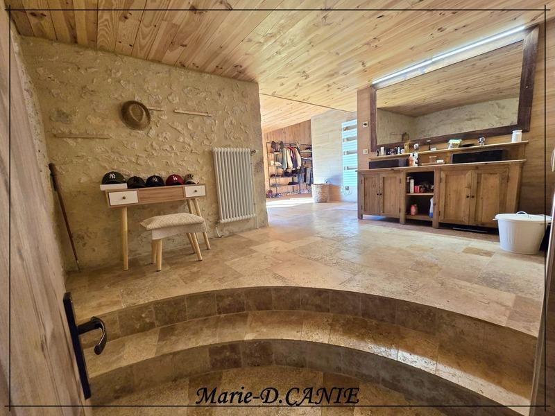 Propriété - 430 m² - 12 pièces