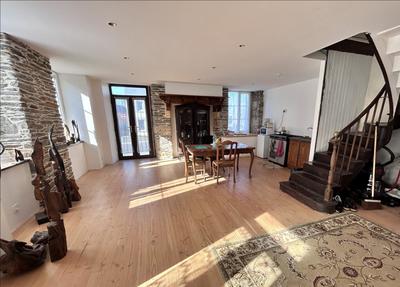 Maison - 178 m² - 7 pièces