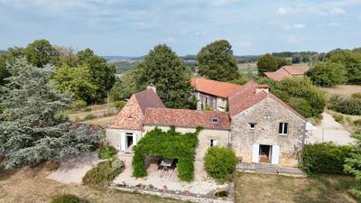 Maison - 440 m² - 13 pièces