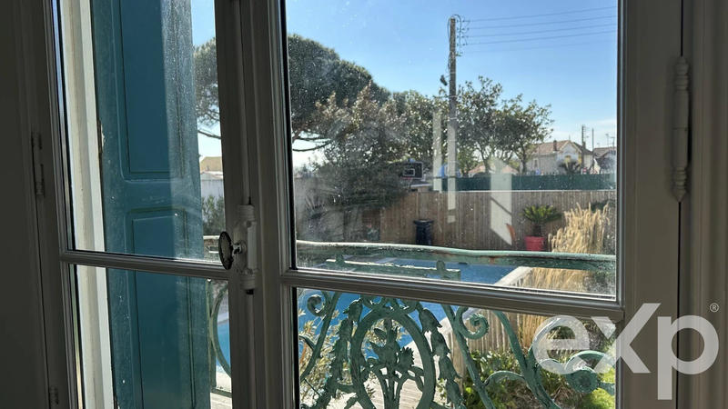 Maison - 199 m² - 8 pièces