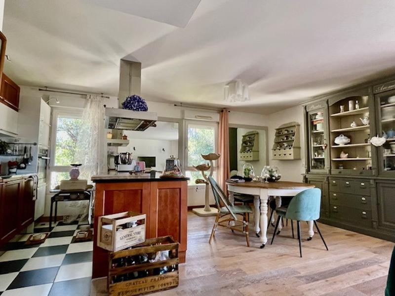 Appartement - 94 m² - 4 pièces