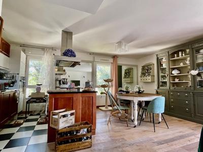 Appartement - 94 m² - 4 pièces