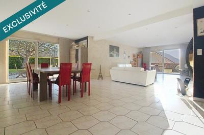 Maison - 220 m² - 7 pièces