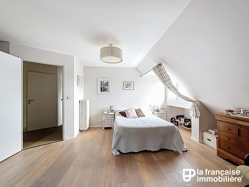 Appartement - 134 m² - 6 pièces