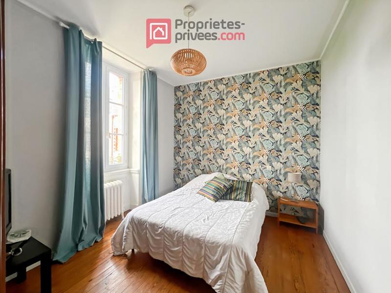 Maison - 210 m² - 9 pièces