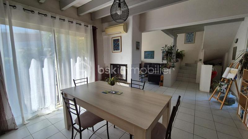 Maison traditionnelle - 131 m² - 6 pièces