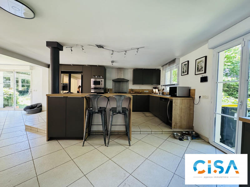 Maison - 180 m² - 8 pièces