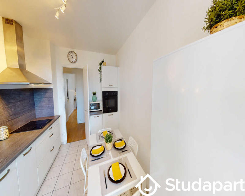 Chambre - 80 m² - 1 pièce