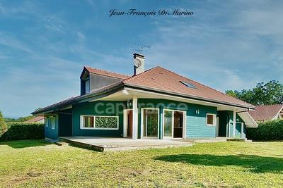 Maison - 211 m² - 8 pièces