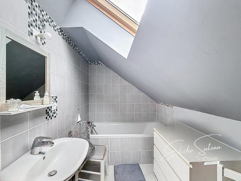 Maison - 110 m² - 7 pièces