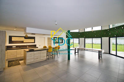 Maison contemporaine - 232 m² - 7 pièces