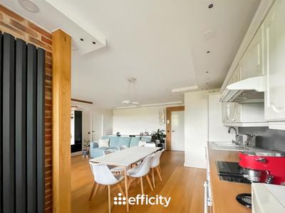 Appartement - 80 m² - 5 pièces