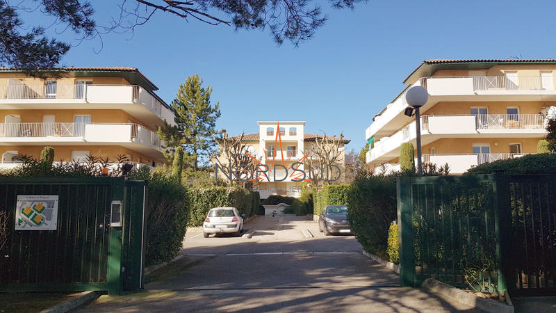 Parking / Garage - 10 m²