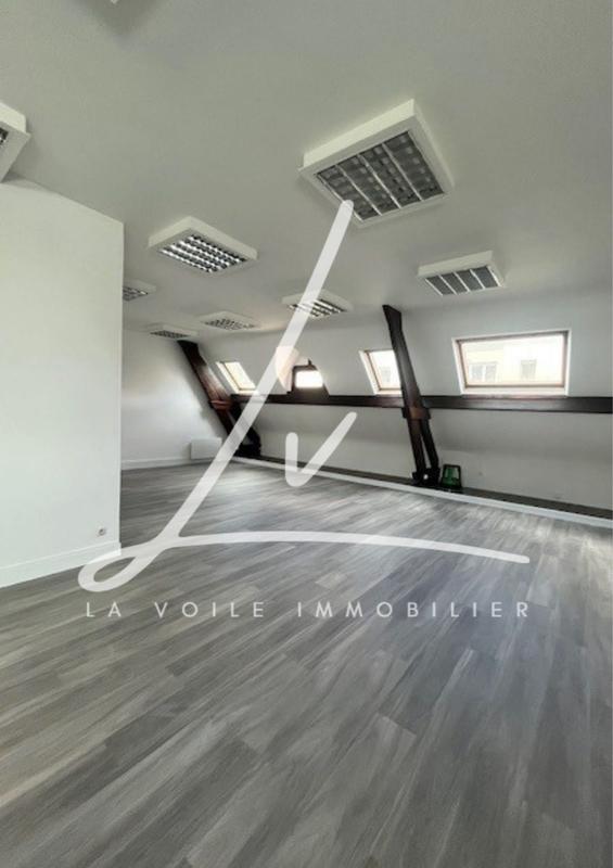 Bureau - 143 m² - 5 pièces