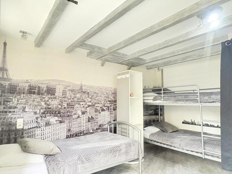 Maison - 245 m² - 40 pièces