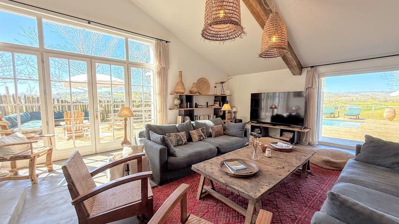 Propriété - 770 m² - 15 pièces