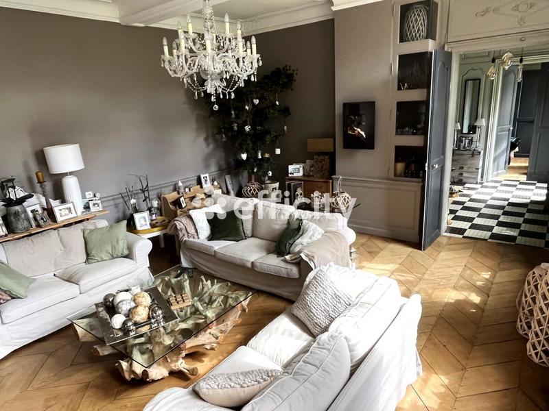 Maison de ville - 267 m² - 8 pièces