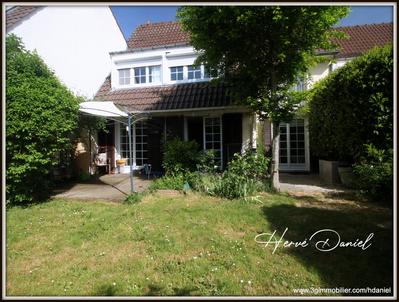 Maison jumelée - 149 m² - 7 pièces