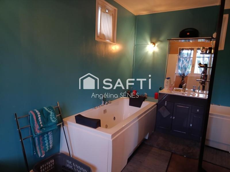 Maison - 300 m² - 16 pièces