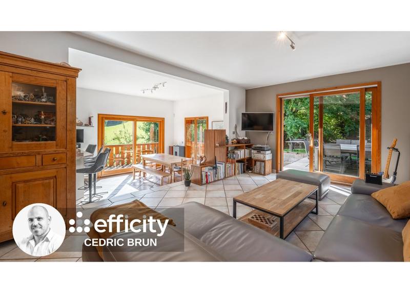 Maison - 229 m² - 7 pièces