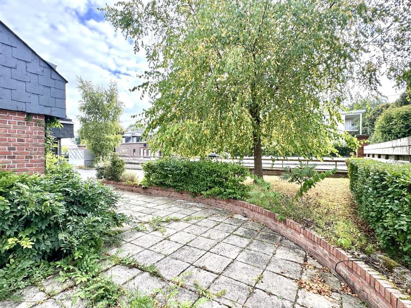 Maison traditionnelle - 361 m² - 8 pièces