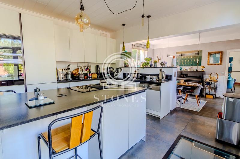 Maison ancienne - 213 m² - 8 pièces