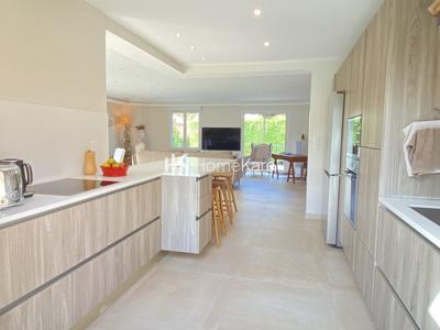 Villa - 201 m² - 7 pièces