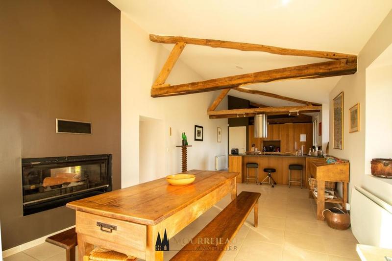 Propriété - 260 m² - 11 pièces