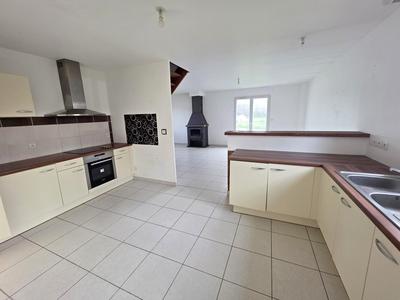 Maison - 88 m² - 4 pièces