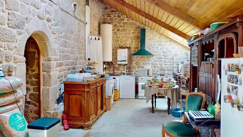 Maison - 247 m² - 7 pièces