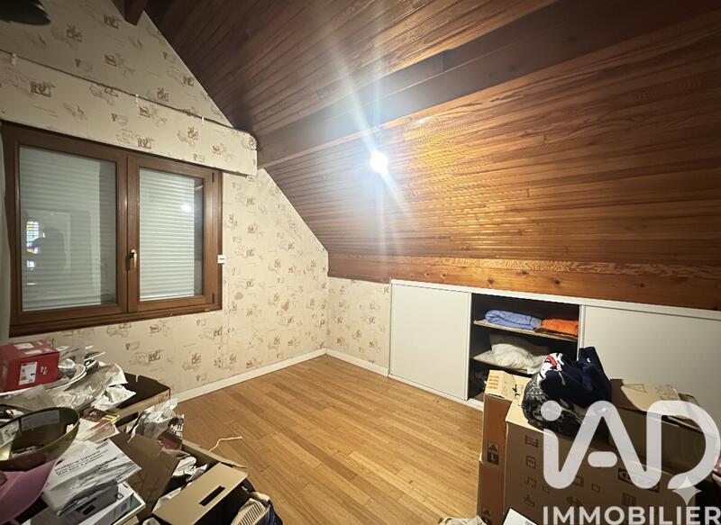 Maison - 182 m² - 9 pièces