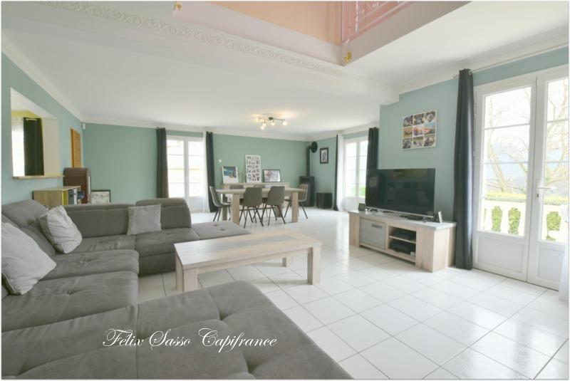 Maison - 220 m² - 6 pièces