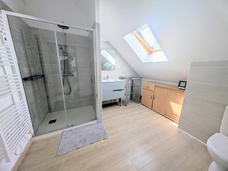 Maison - 204 m² - 6 pièces