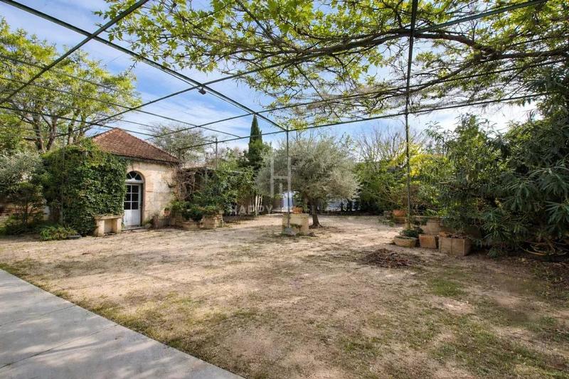 Maison de ville - 205 m² - 9 pièces