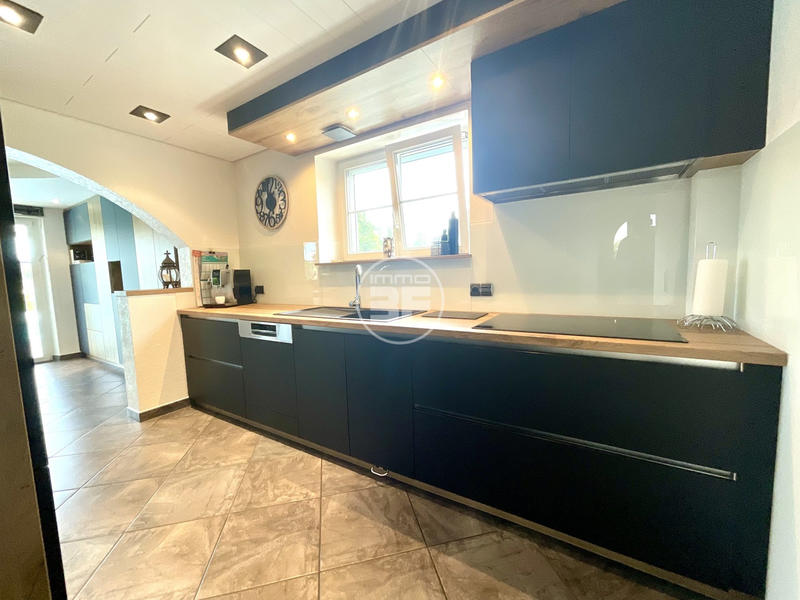 Maison traditionnelle - 163 m² - 7 pièces