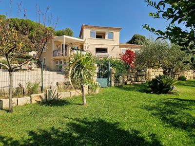 Maison - 174 m² - 5 pièces