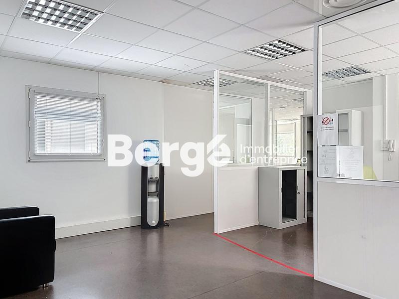 Bureau - 533 m²